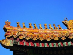 琉璃瓦是用什么材料做的？